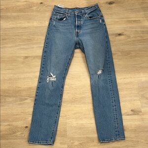 Levi’s Distressed 501